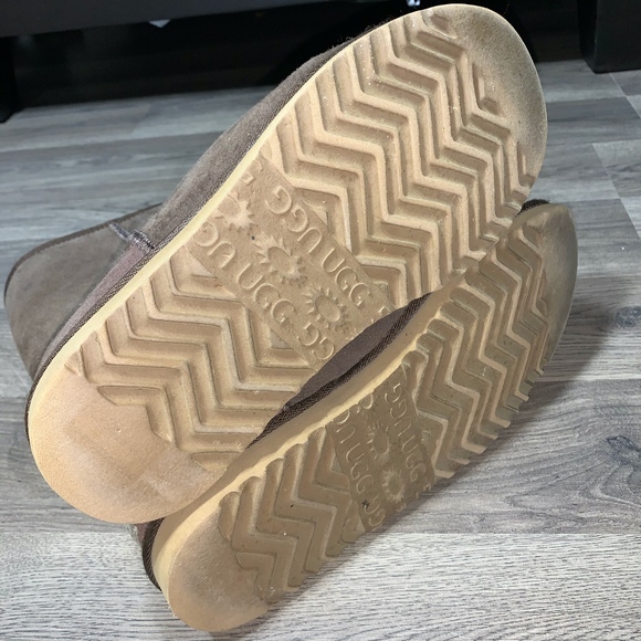 UGG Classic Short Brown Boots / 9 - Picture 5 of 6